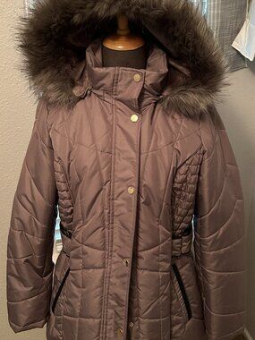 INTL DETAILS Hooded Extra warm Ladies Jacket Lt Tan in size Large